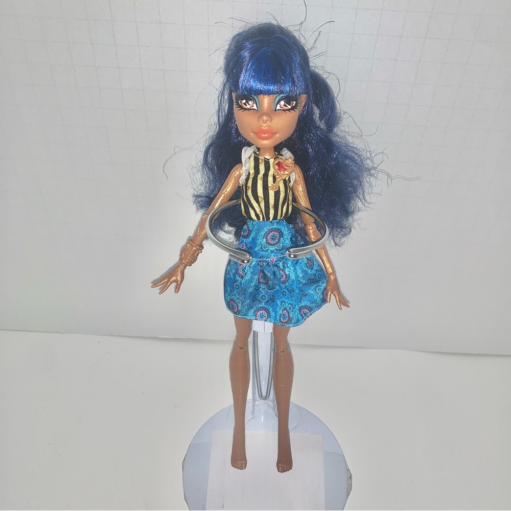 Monster High Coffin Bean Robecca Steam doll